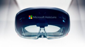 Microsoft HoloLens 2.jpg